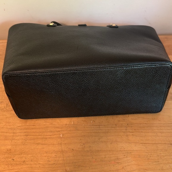 Michael Kors Carryall Black Tote. New. No tags. - Picture 5 of 6